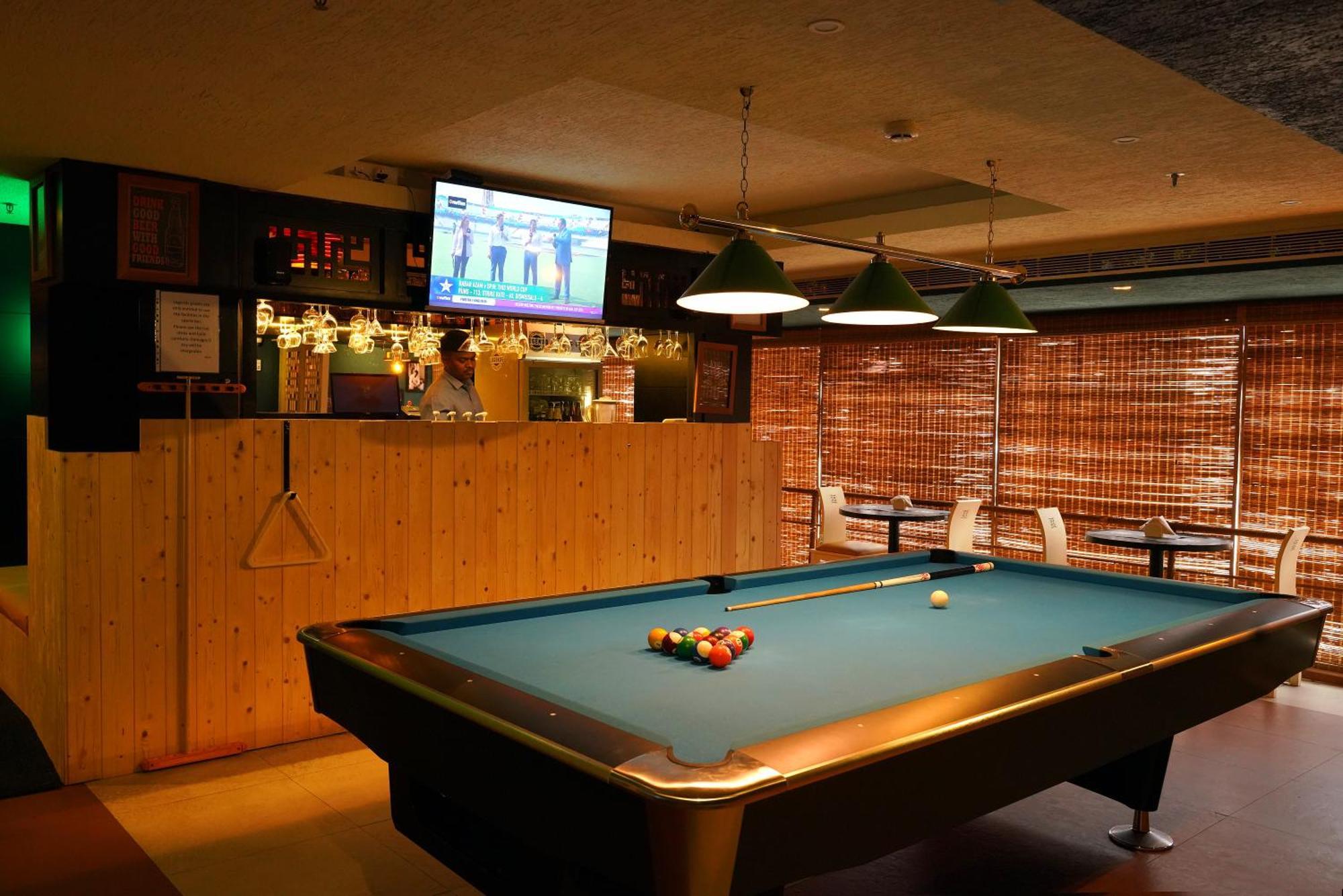 Kga Elite Continental Hotel Tiruvalla Eksteriør billede