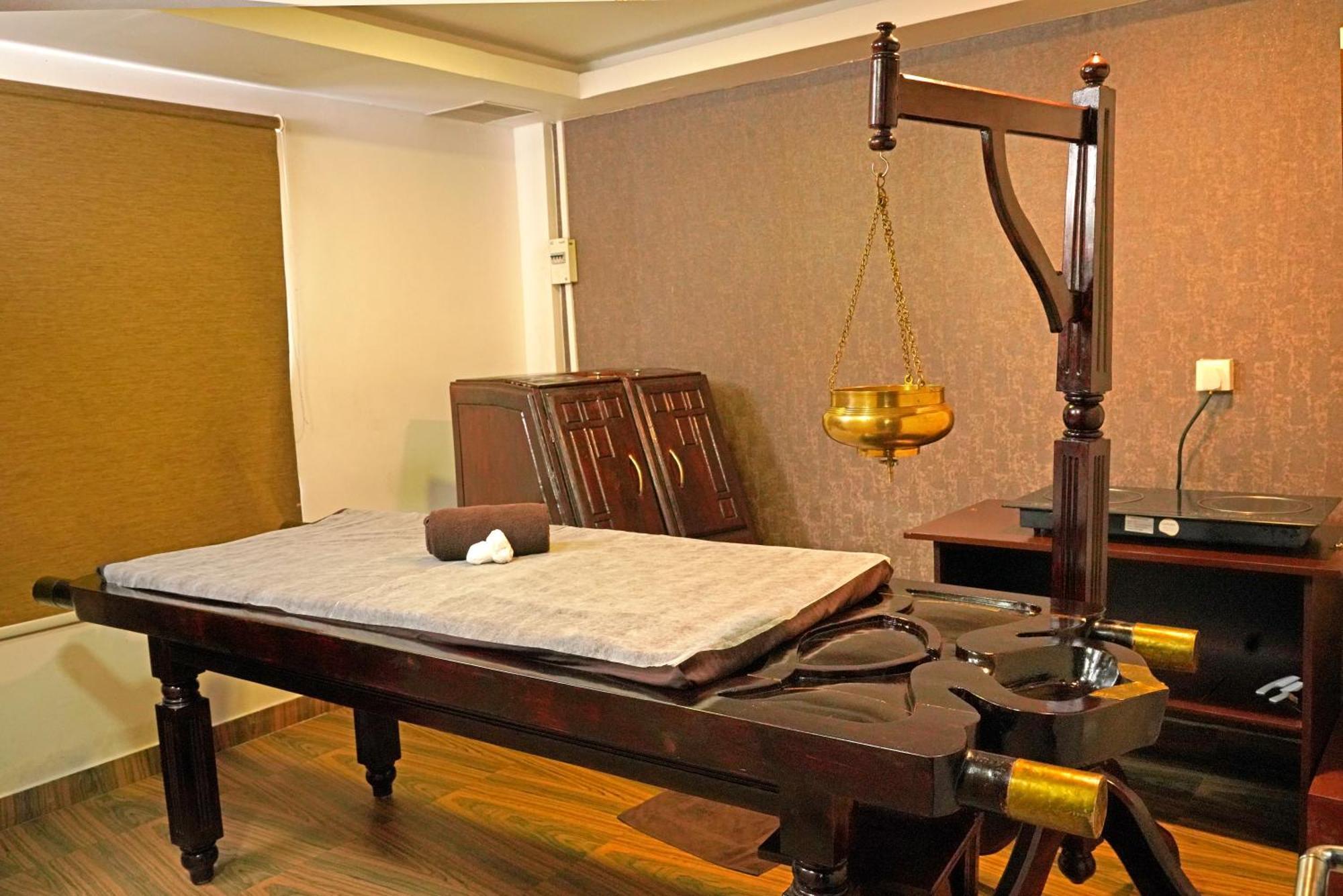 Kga Elite Continental Hotel Tiruvalla Eksteriør billede