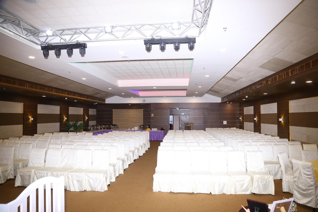 Kga Elite Continental Hotel Tiruvalla Eksteriør billede