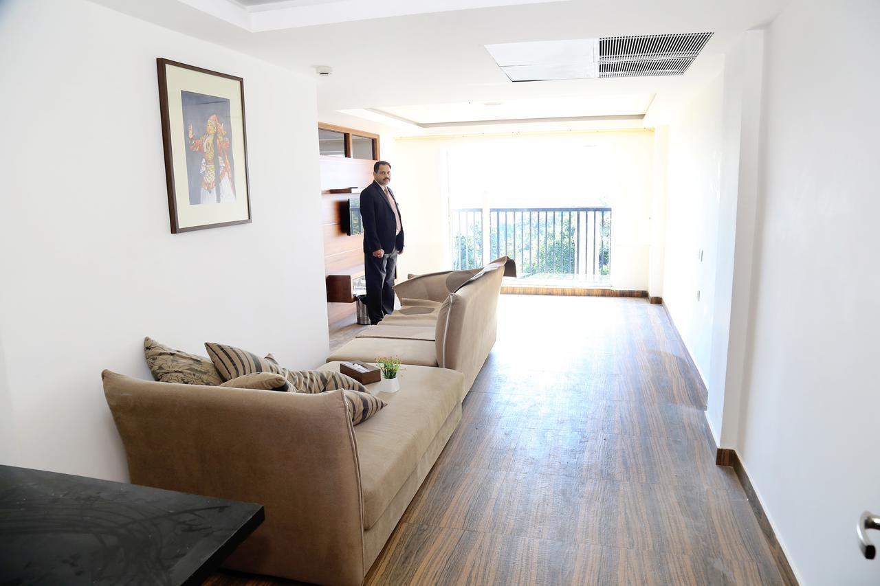 Kga Elite Continental Hotel Tiruvalla Eksteriør billede