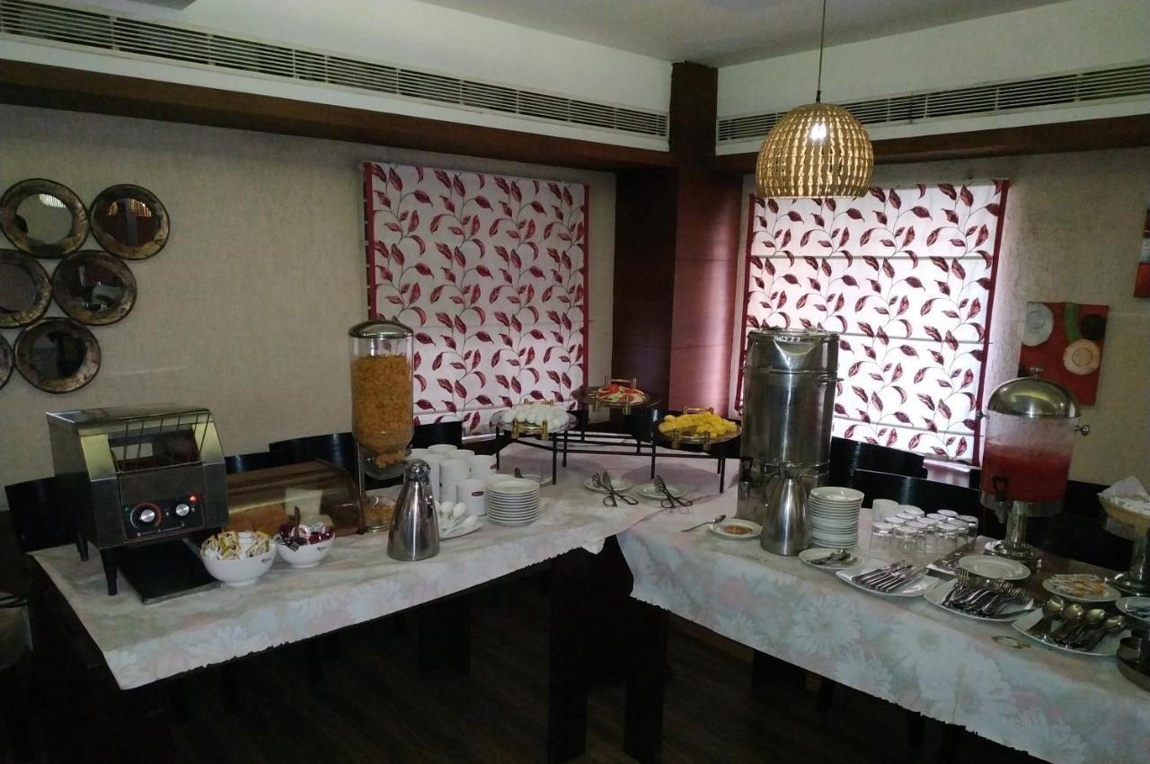 Kga Elite Continental Hotel Tiruvalla Eksteriør billede