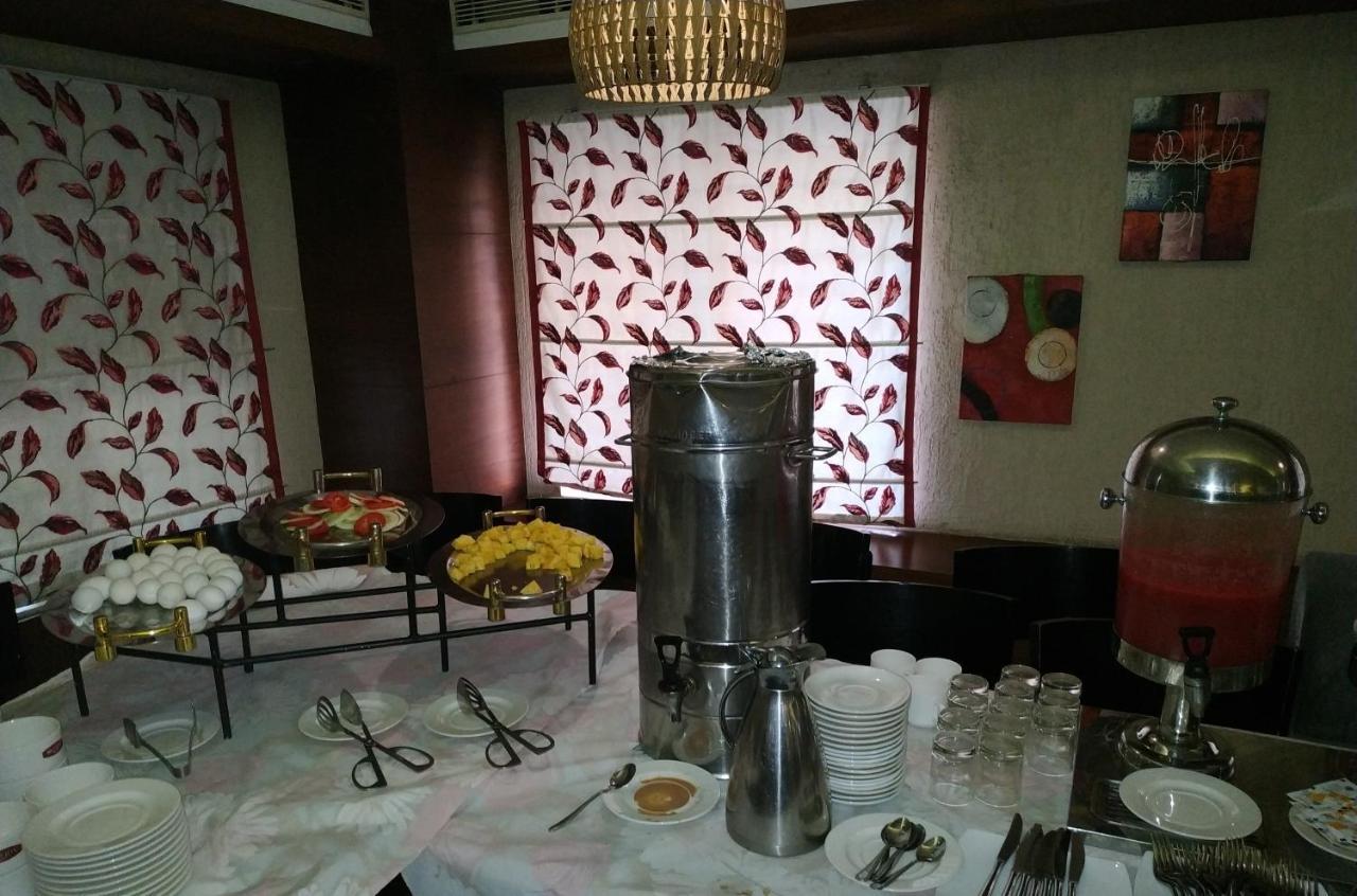 Kga Elite Continental Hotel Tiruvalla Eksteriør billede