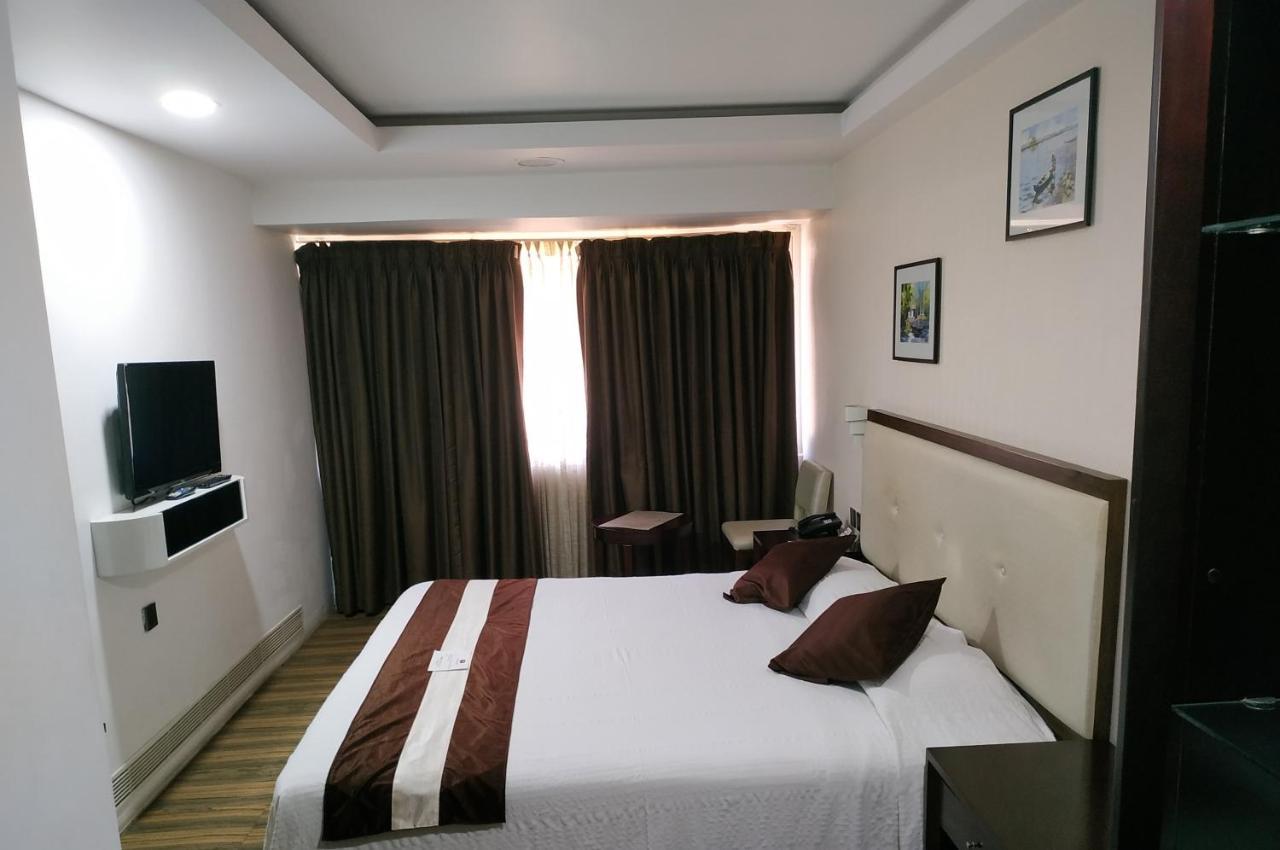Kga Elite Continental Hotel Tiruvalla Eksteriør billede