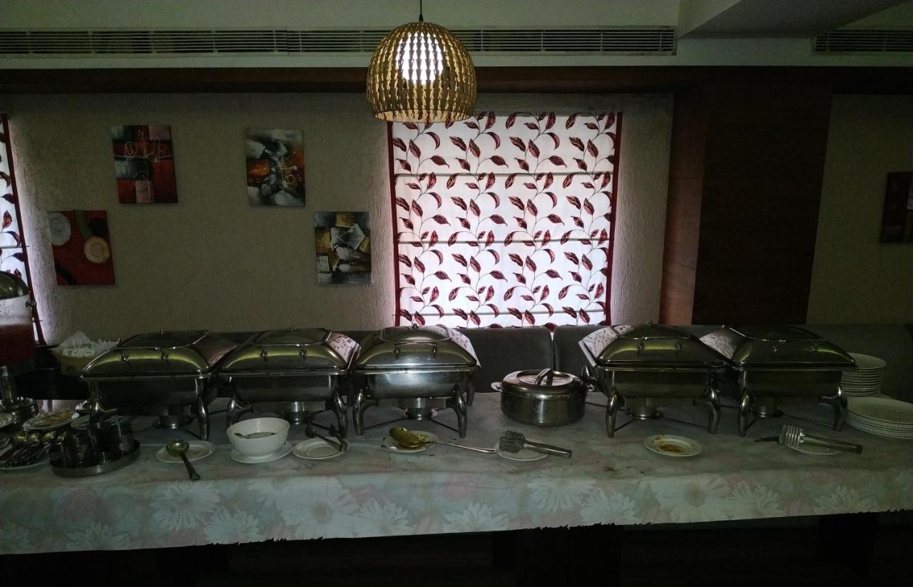 Kga Elite Continental Hotel Tiruvalla Eksteriør billede