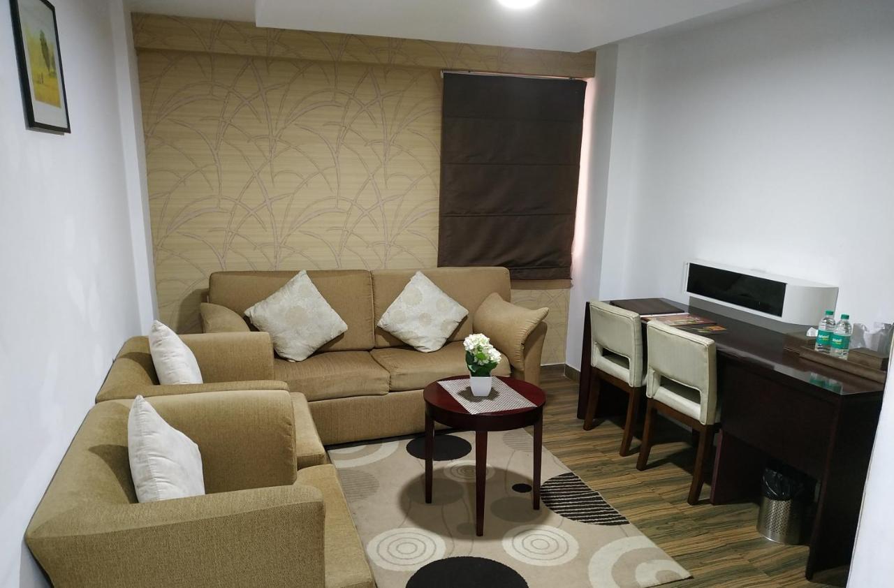 Kga Elite Continental Hotel Tiruvalla Eksteriør billede