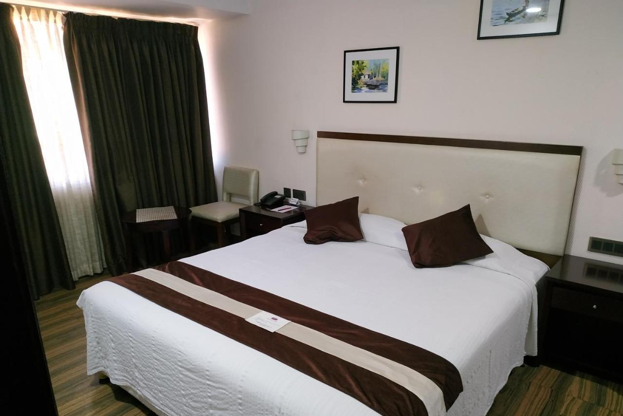 Kga Elite Continental Hotel Tiruvalla Eksteriør billede